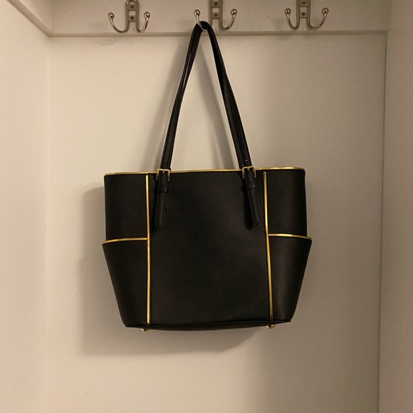 Michael Kors tote - Picture 2 of 4